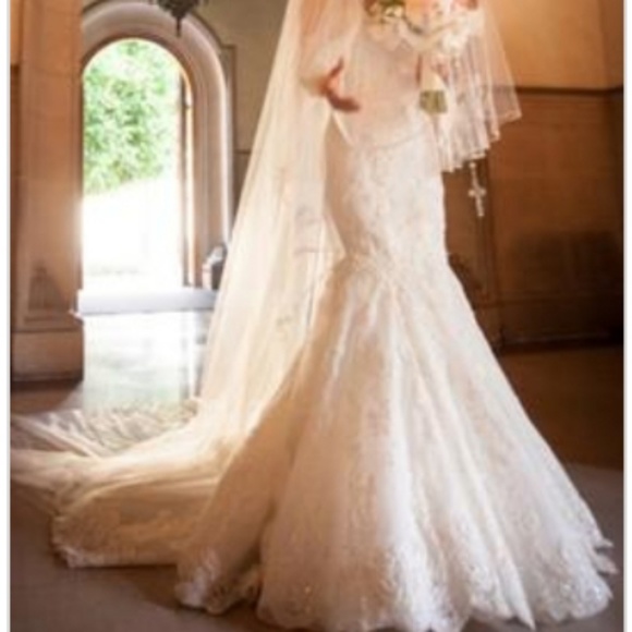 Enzoani Wedding Dress > Style: "Jenny" - Picture 3 of 8